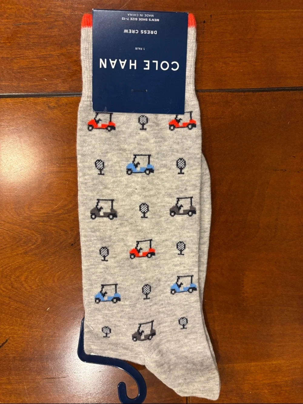 Cole Haan Light Gray Dress Crew Socks with Golf‎ Ball & Golf Cart Motif. NEW